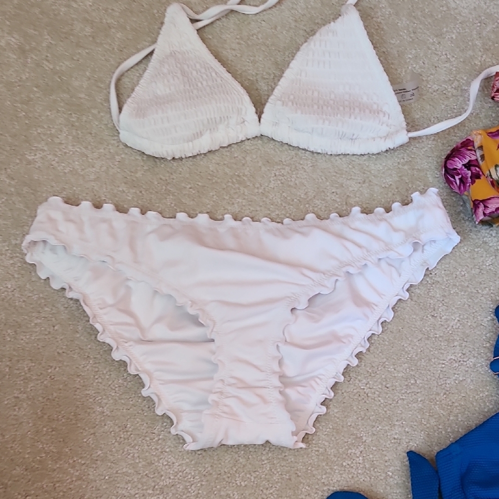 Colorful Bikini Set Collection - Picture 3 of 9